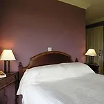 Ballinalacken Castle 4*