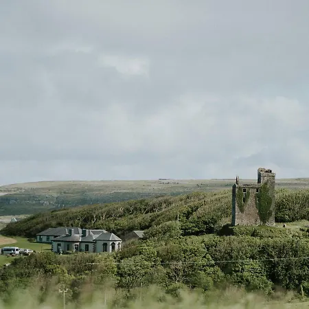 Hotel Ballinalacken Castle