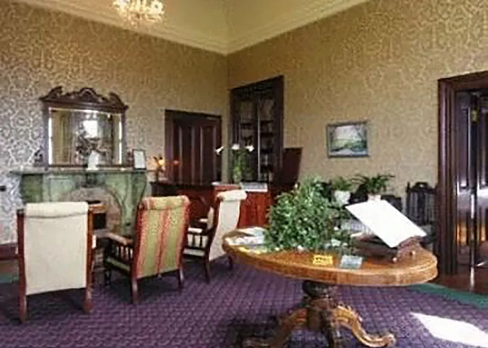 Ballinalacken Castle Otel